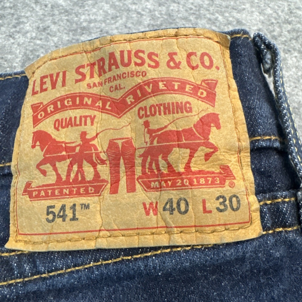 Levi's 541 Athletic Taper Fit Jeans Dark‎ Blue Wash Denim Men's Size 40 x 30 - Picture 9 of 15